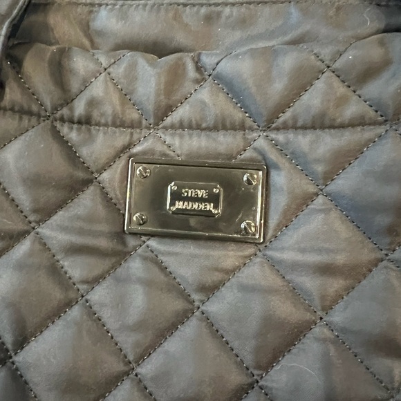 Steve Madden quilted pattern tote bag - Picture 2 of 7